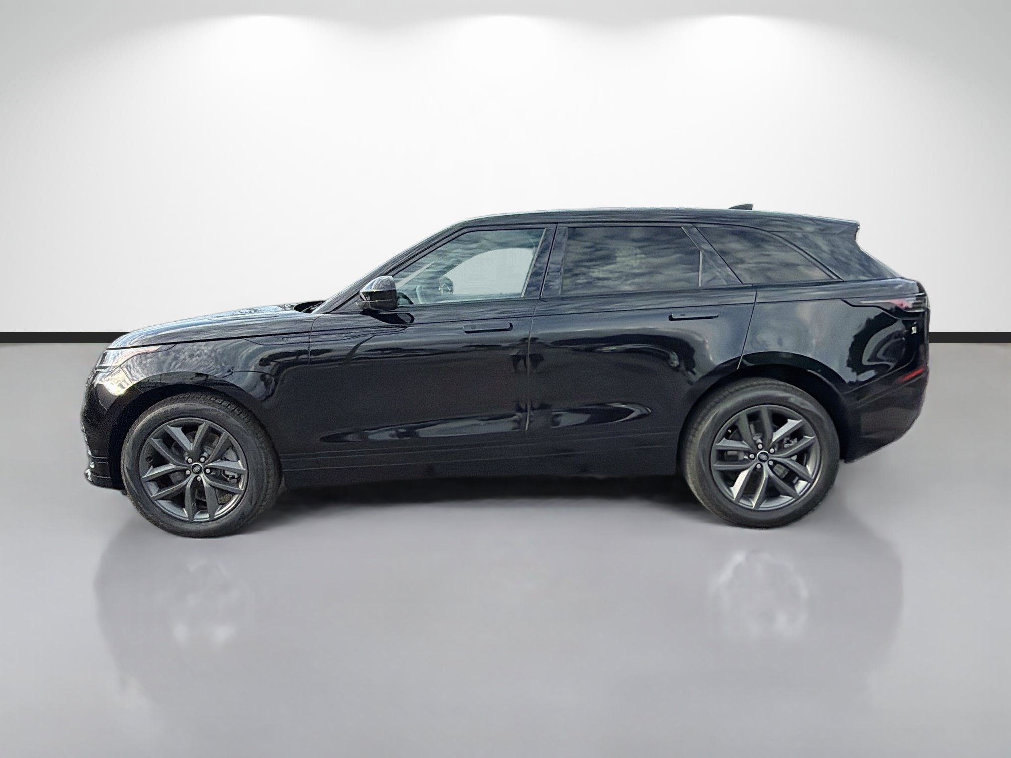 Used 2024 Land Rover Range Rover Velar Dynamic SE AWD/4WD image 2