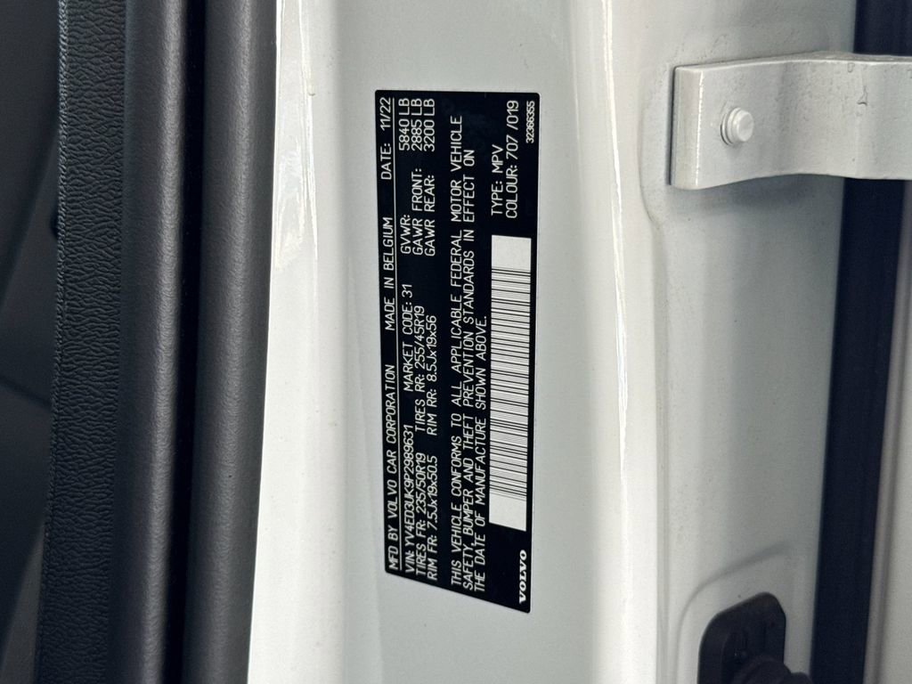 Certified 2023 Volvo XC40 Recharge Core image 27