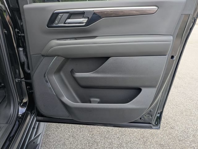 New 2026 Chevrolet Suburban LS w/ Max Trailering Package AWD/4WD image 33