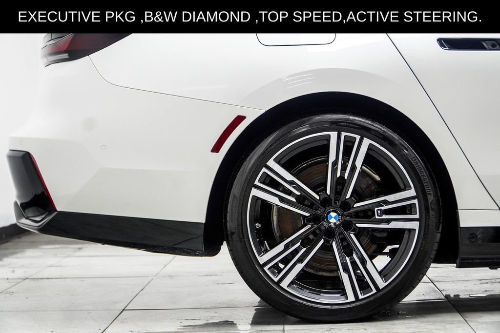 Used 2025 BMW 750e xDrive w/ Executive Package AWD/4WD image 9