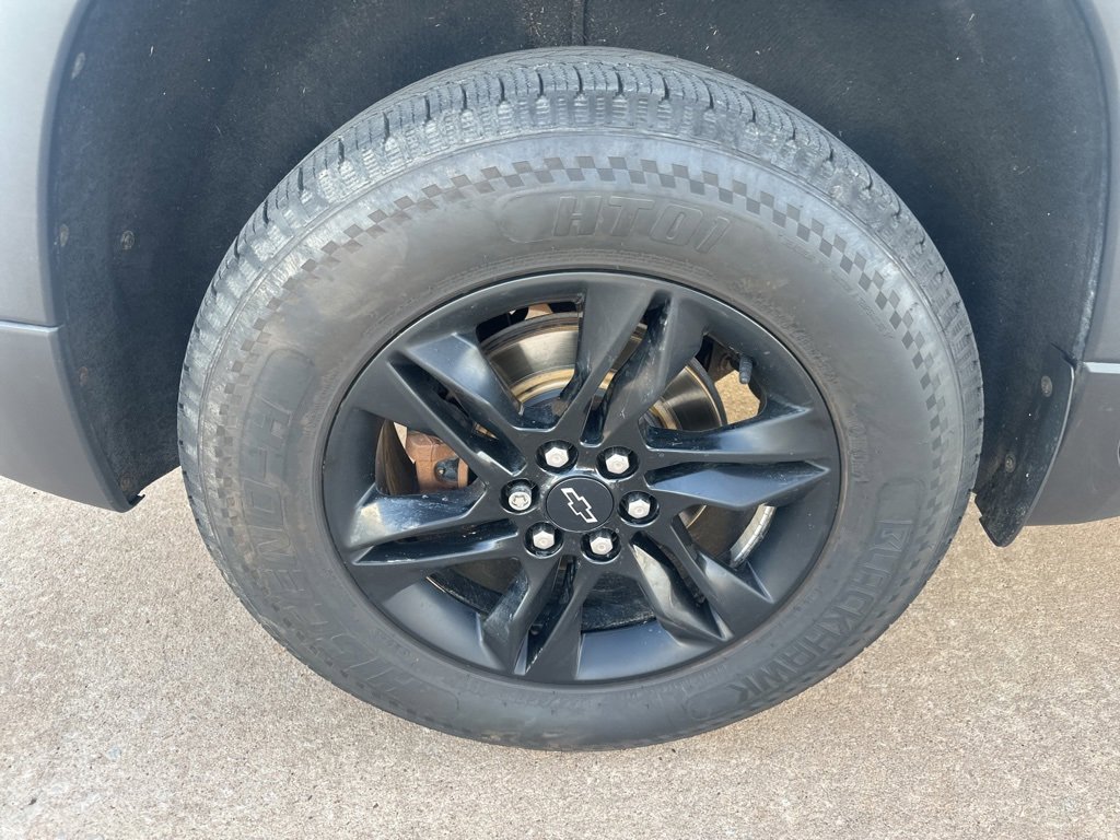 Used 2022 Chevrolet Traverse LS w/ Midnight/Sport Edition image 6