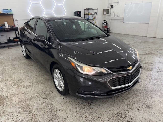 Used 2017 Chevrolet Cruze LT image 6