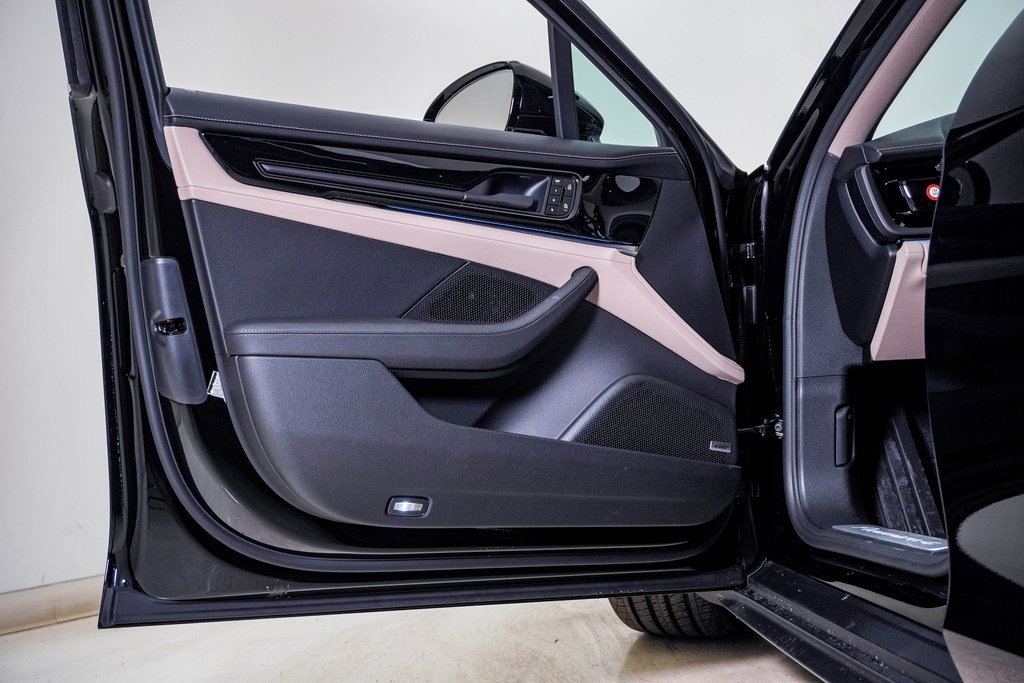 New 2026 Porsche Panamera 4 image 25