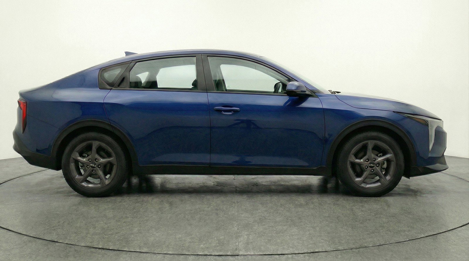 Used 2025 Kia K4 LXS image 5