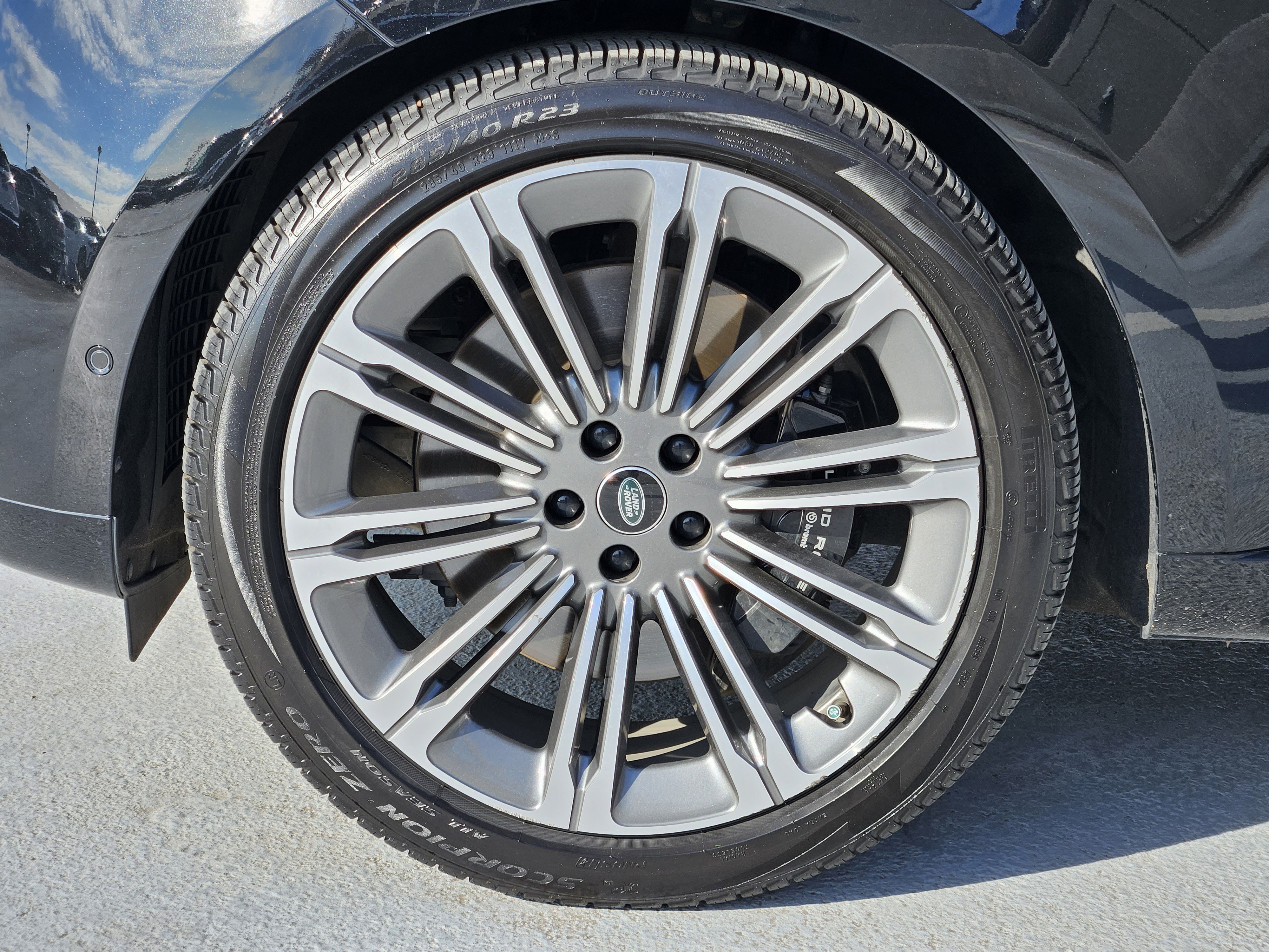 Used 2024 Land Rover Range Rover Autobiography image 13