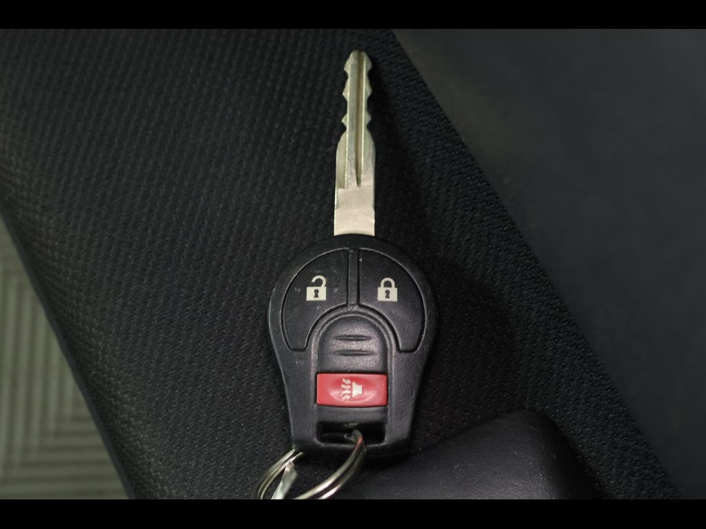 Used 2013 Nissan Rogue S AWD/4WD image 7