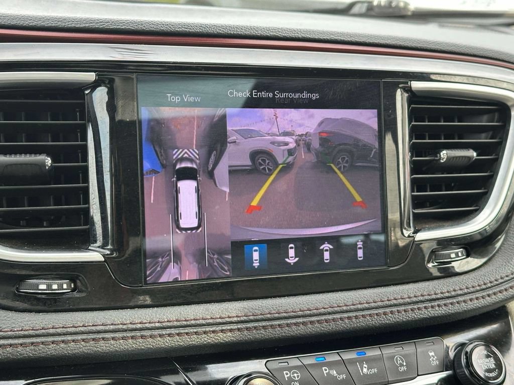 Used 2020 Chrysler Pacifica Limited w/ Advanced Safetytec Group FWD image 27