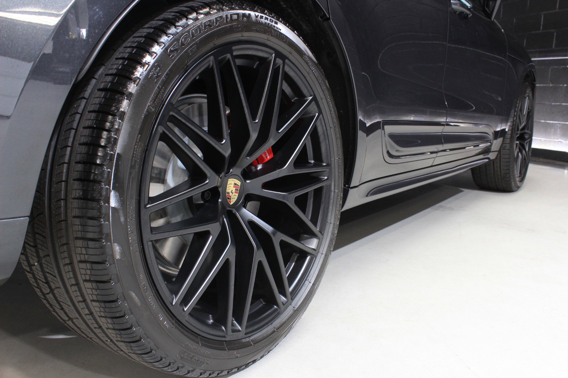Used 2024 Porsche Macan GTS image 16