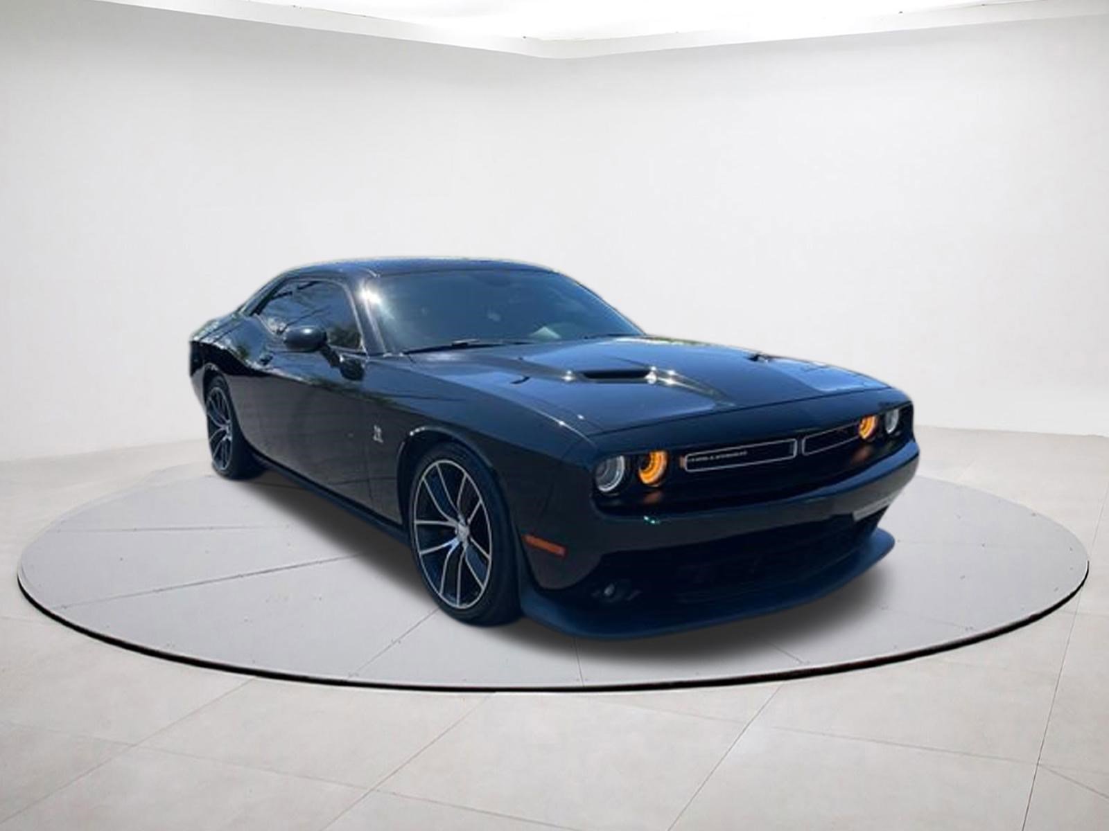 Used 2016 Dodge Challenger R/T Scat Pack w/ Leather Interior Group RWD image 1