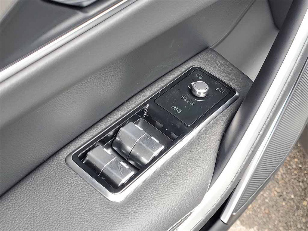 New 2026 Jaguar F-PACE R-Dynamic S image 10