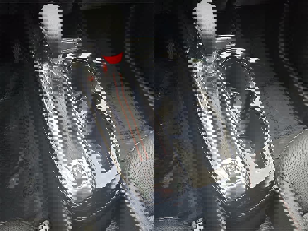 Used 2024 Chevrolet Trax RS image 17