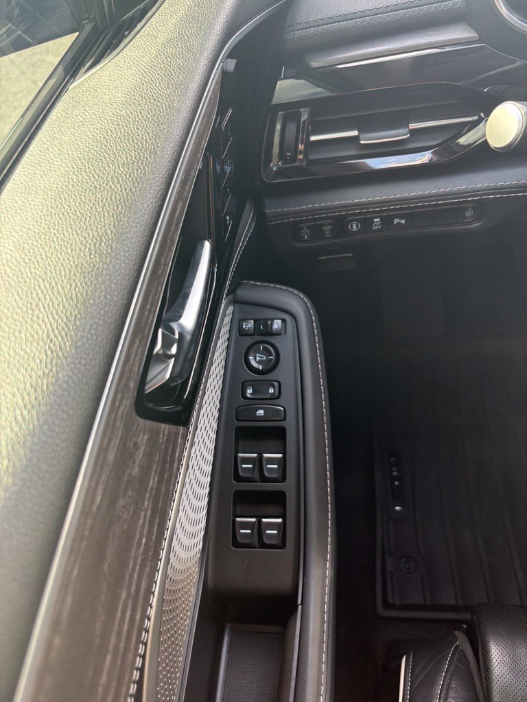 Used 2023 Acura MDX w/ Advance Package AWD/4WD image 16