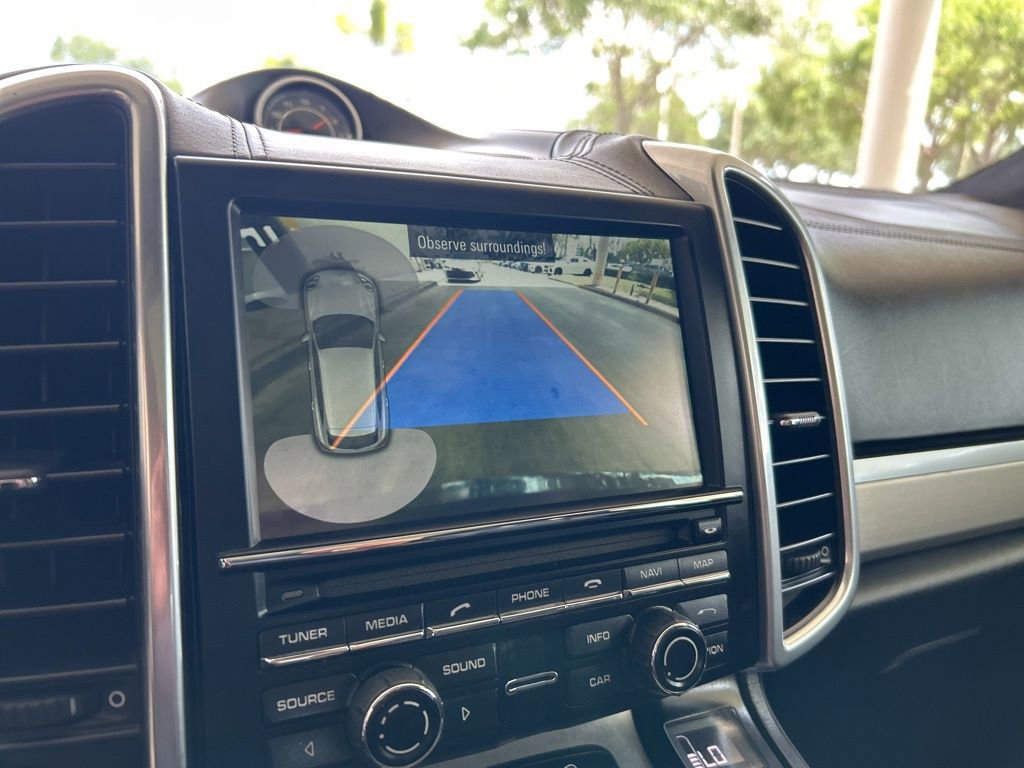 Used 2016 Porsche Cayenne GTS image 9