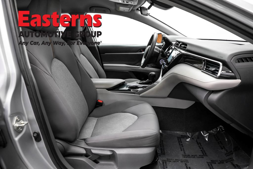 Used 2020 Toyota Camry LE FWD image 22