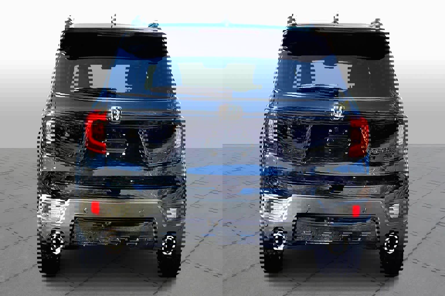 Used 2024 Honda Passport Black Edition image 4