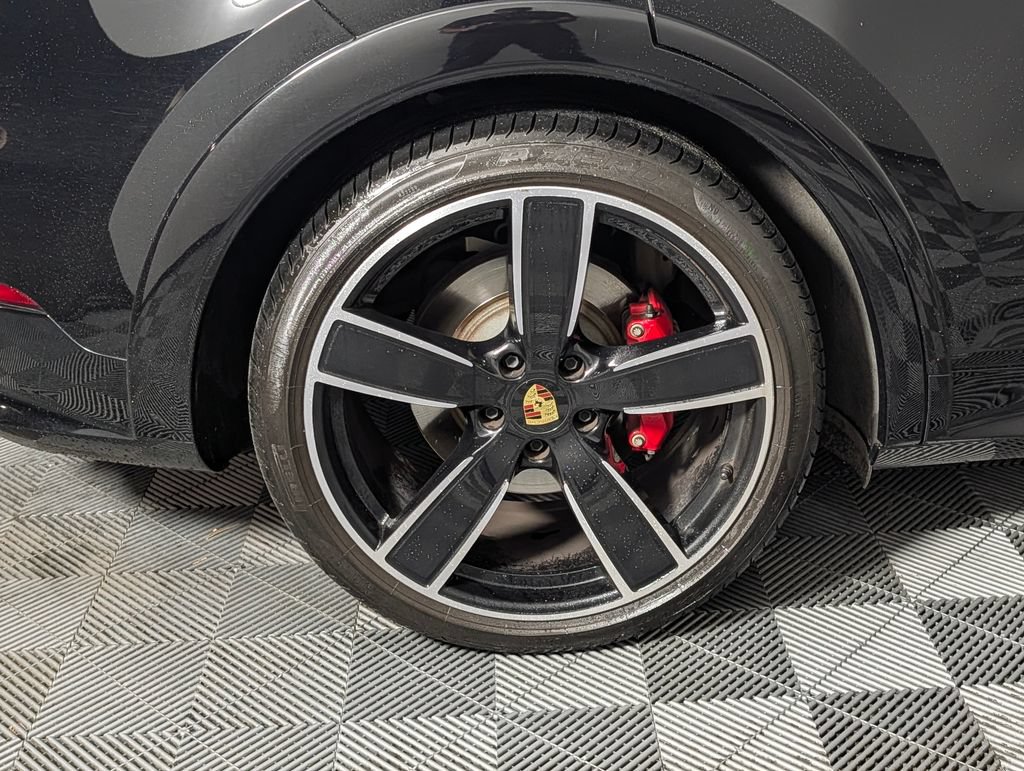 Used 2023 Porsche Cayenne GTS AWD/4WD image 13