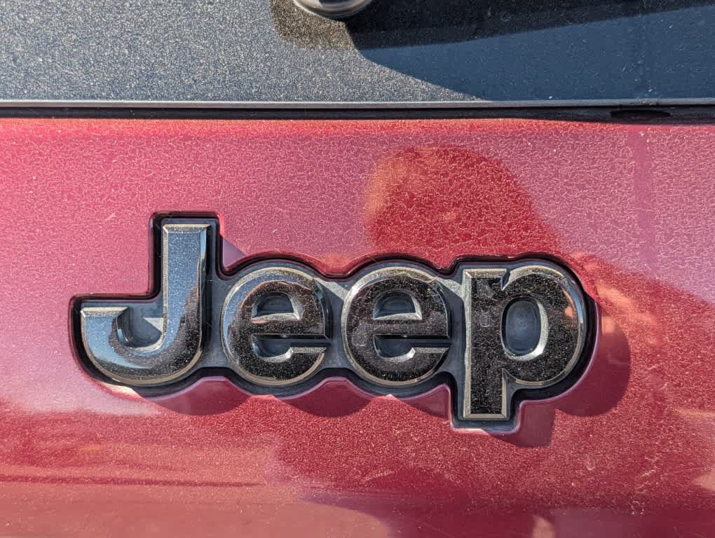 Used 2019 Jeep Cherokee Latitude Plus AWD/4WD image 9