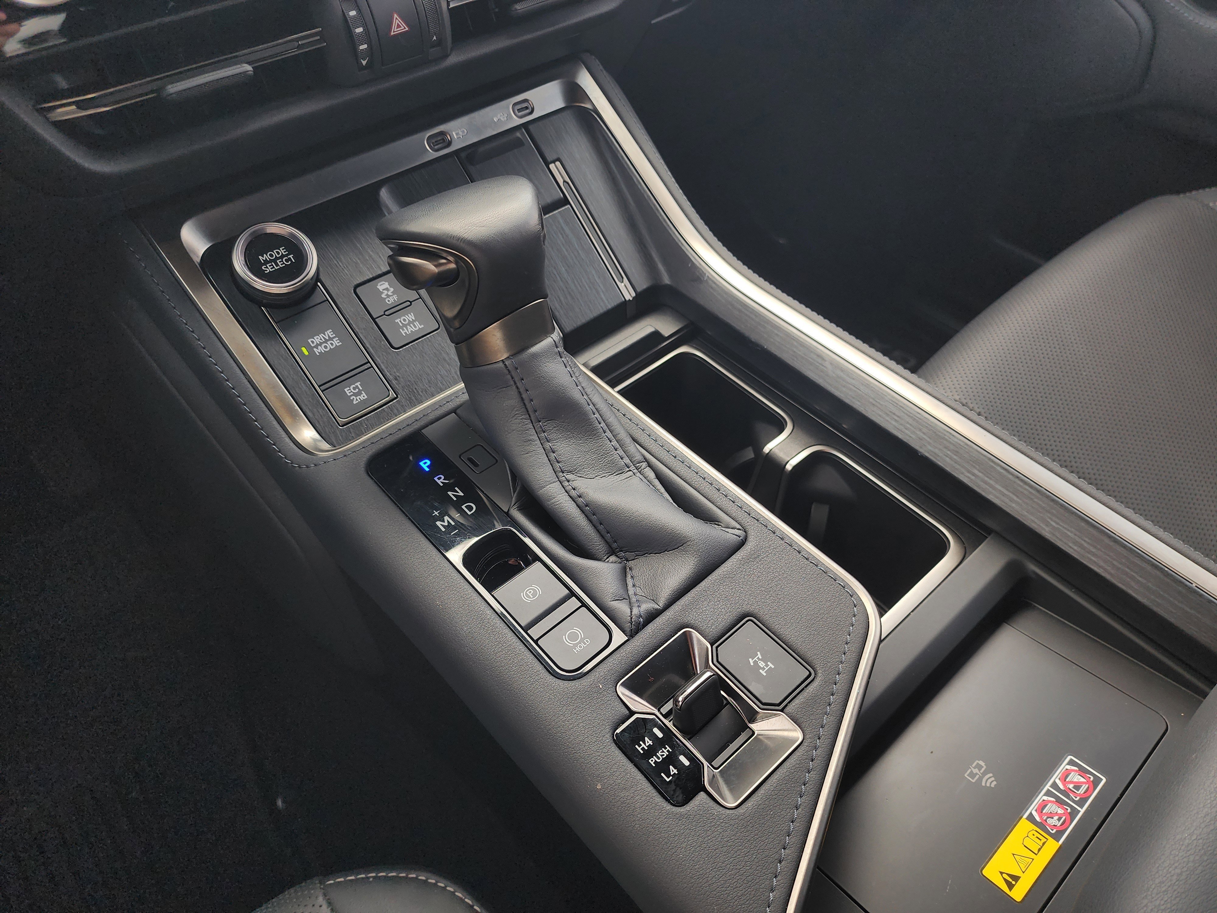 Used 2024 Lexus GX 550 w/ Accessory Package (2T) AWD/4WD image 22