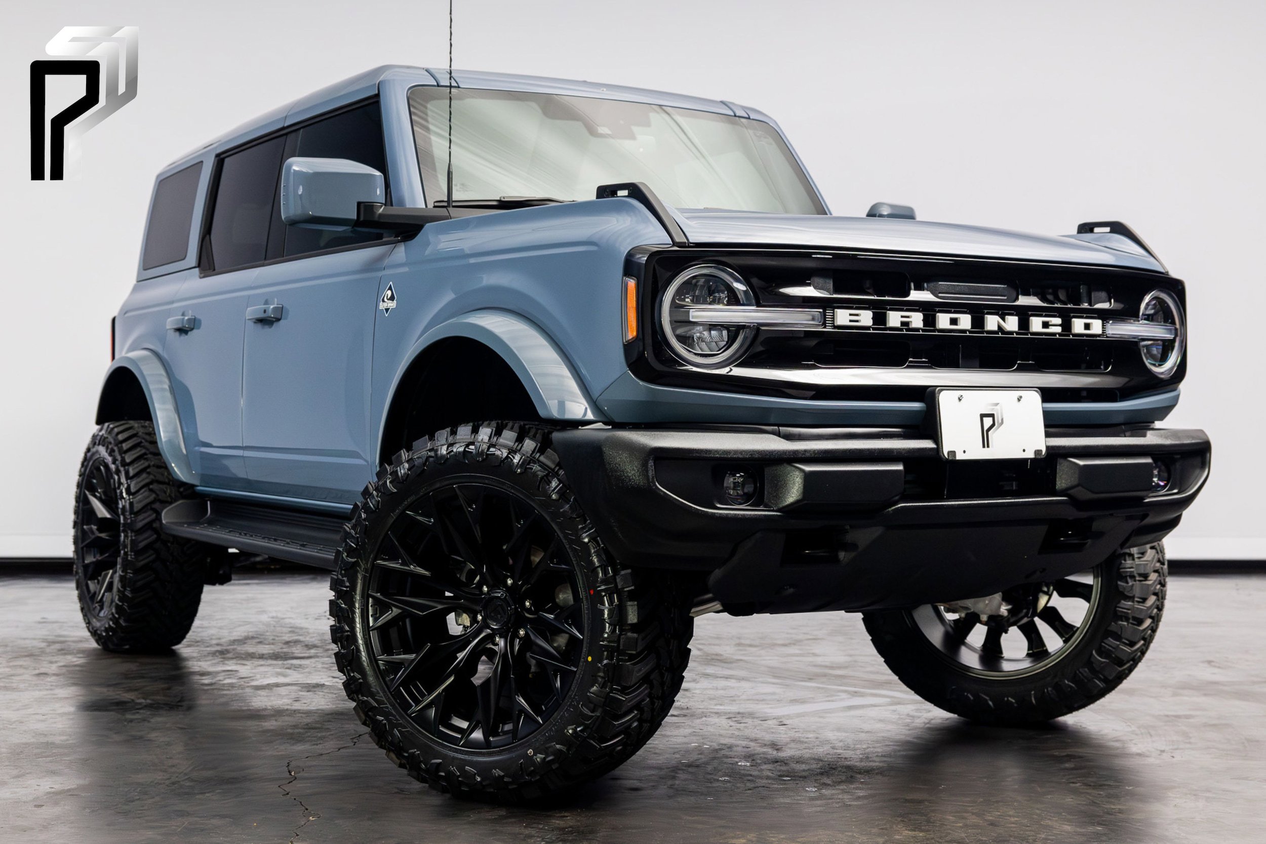 Used 2025 Ford Bronco Outer Banks AWD/4WD image 1