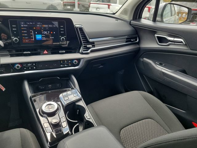 Used 2025 Kia Sportage LX image 12