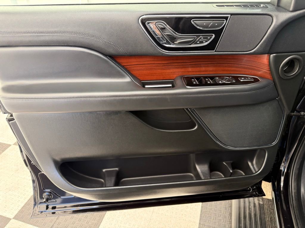 Used 2024 Lincoln Navigator Reserve image 15