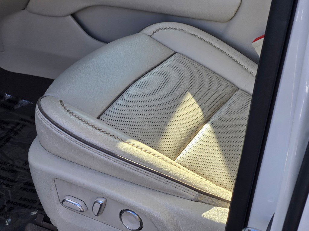 Used 2021 GMC Yukon Denali w/ Denali Premium Package image 24