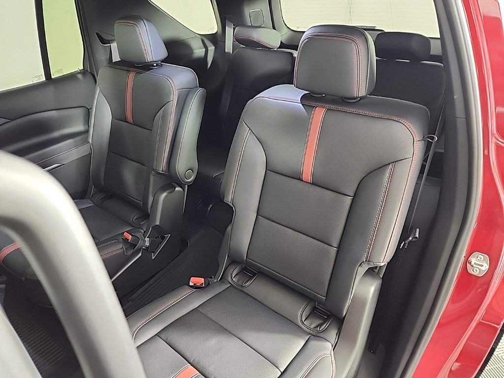 New 2026 Chevrolet Traverse RS image 25