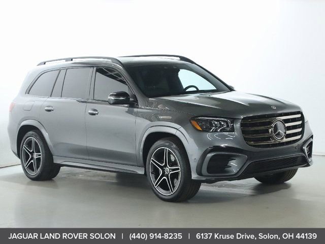 Used 2025 Mercedes-Benz GLS 450 4MATIC image 11