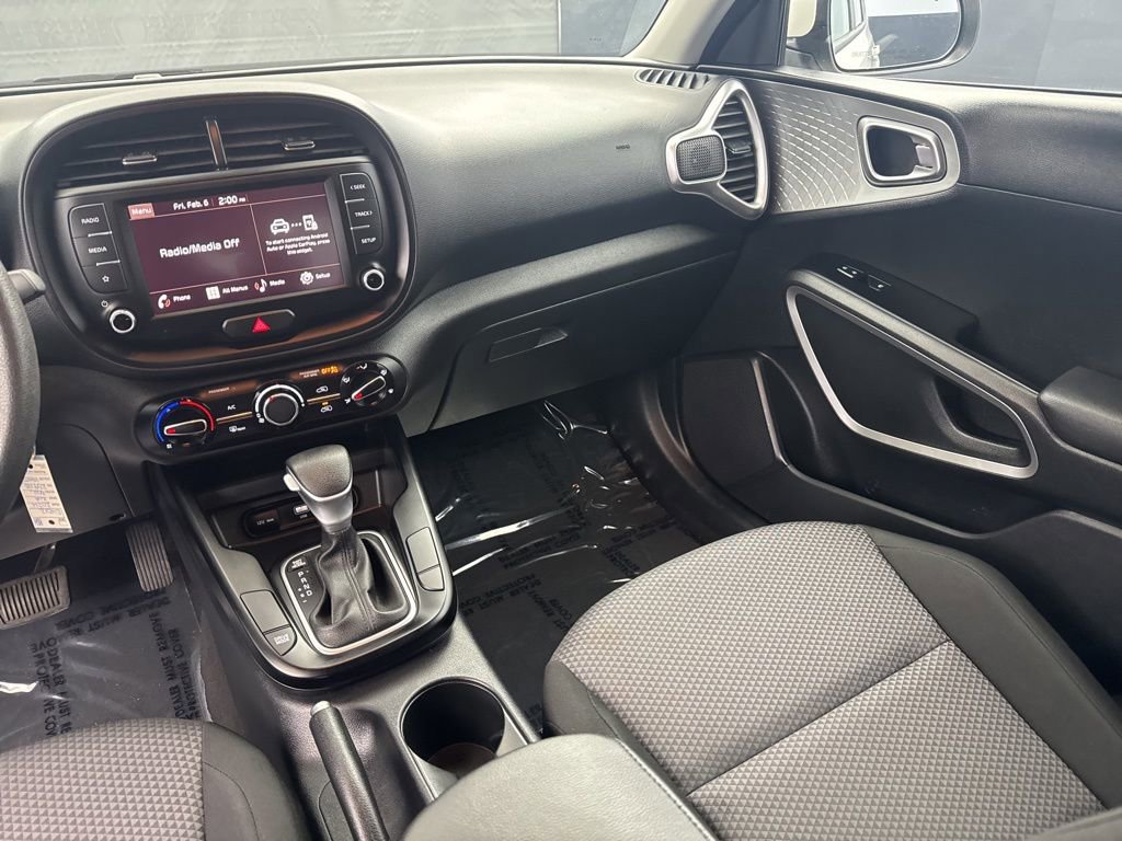 Used 2024 Kia Soul LX w/ Option Group 015 FWD image 10