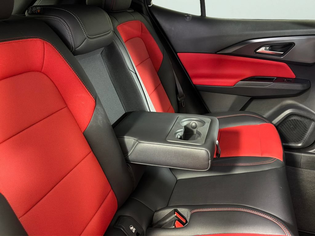 Certified 2025 Chevrolet Equinox EV RS FWD image 32