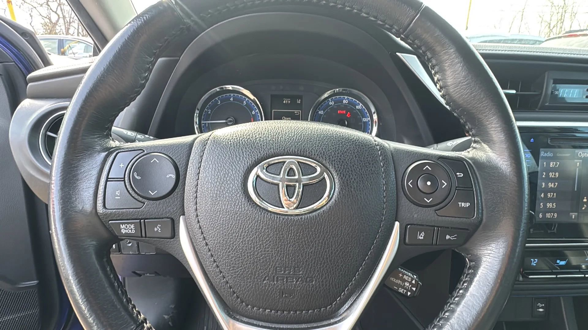 Used 2017 Toyota Corolla SE image 16