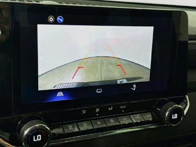 Used 2025 Chevrolet Colorado Trail Boss AWD/4WD image 14