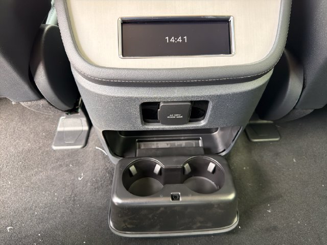 New 2026 Lincoln Navigator Reserve AWD/4WD image 16