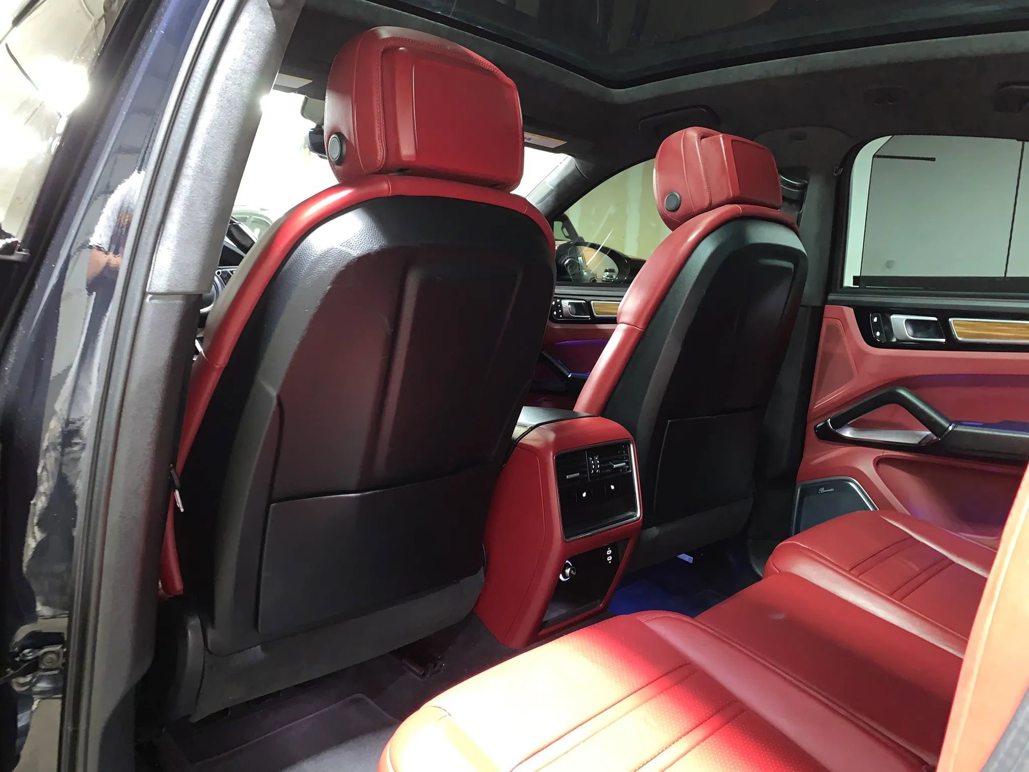 Used 2022 Porsche Cayenne Turbo w/ Assistance Package AWD/4WD image 30