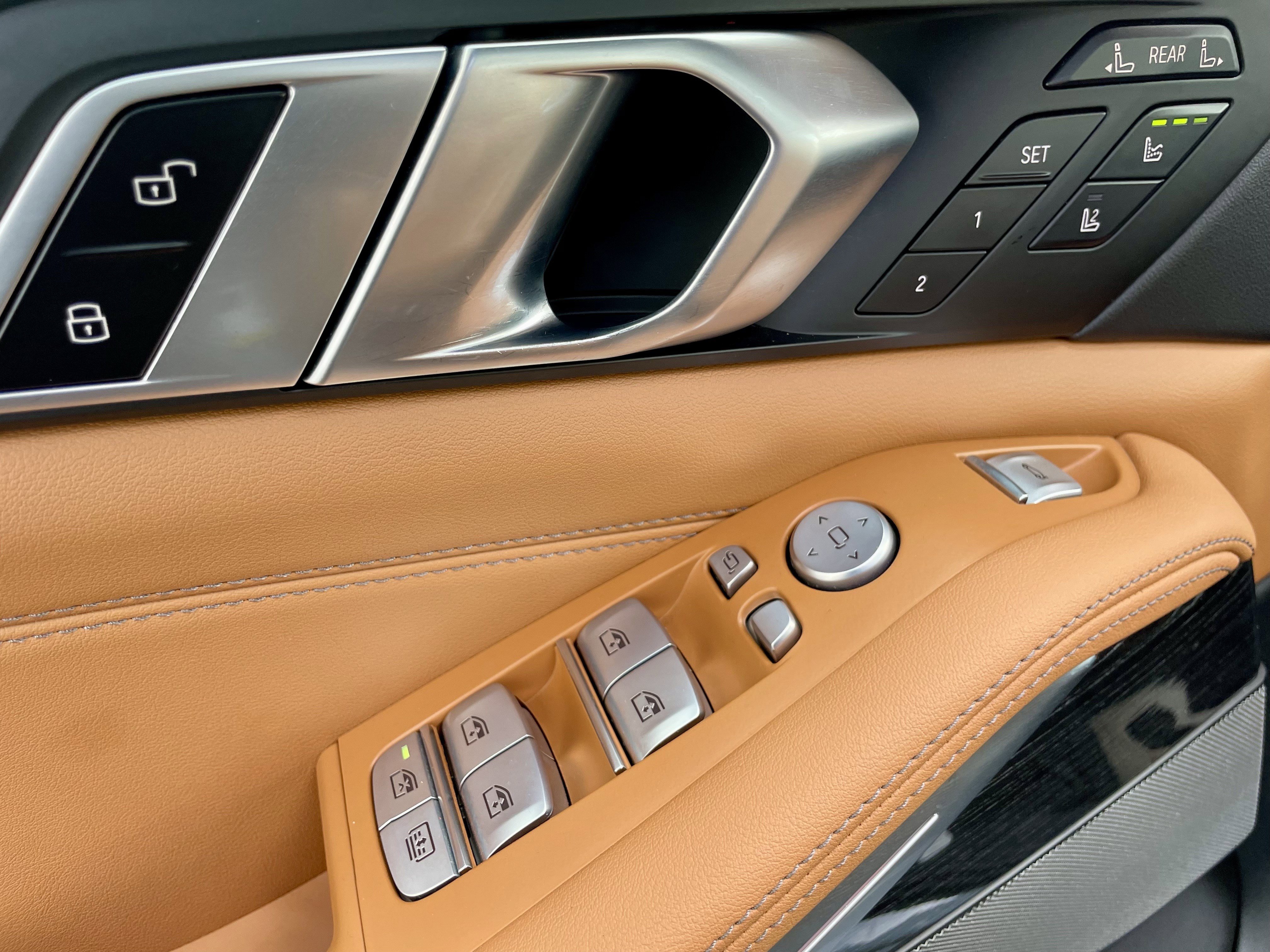 Used 2024 BMW X7 xDrive40i w/ Executive Package image 11