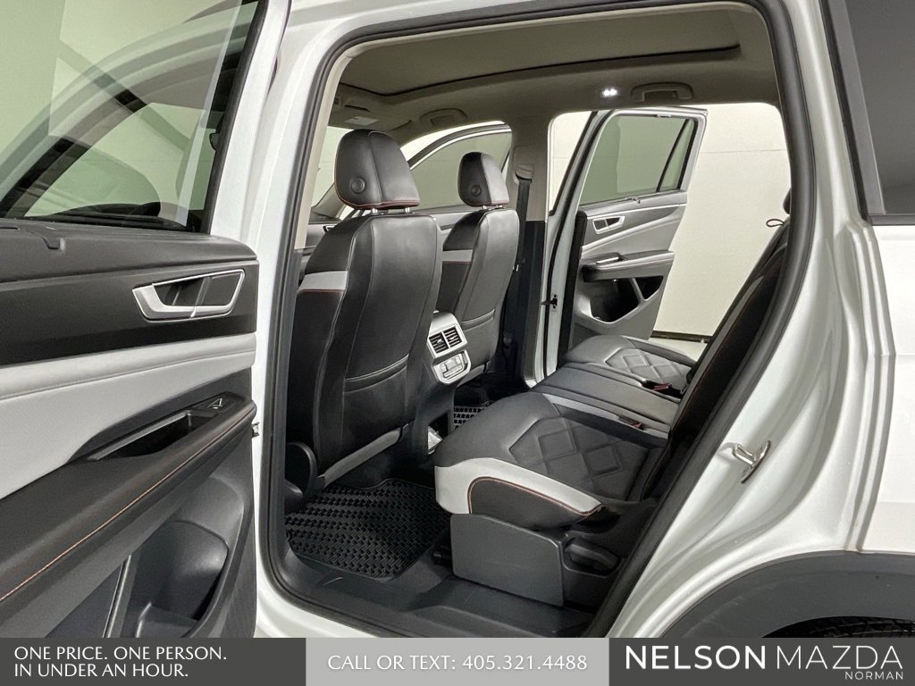 Used 2024 Volkswagen Atlas Peak Edition SEL image 12