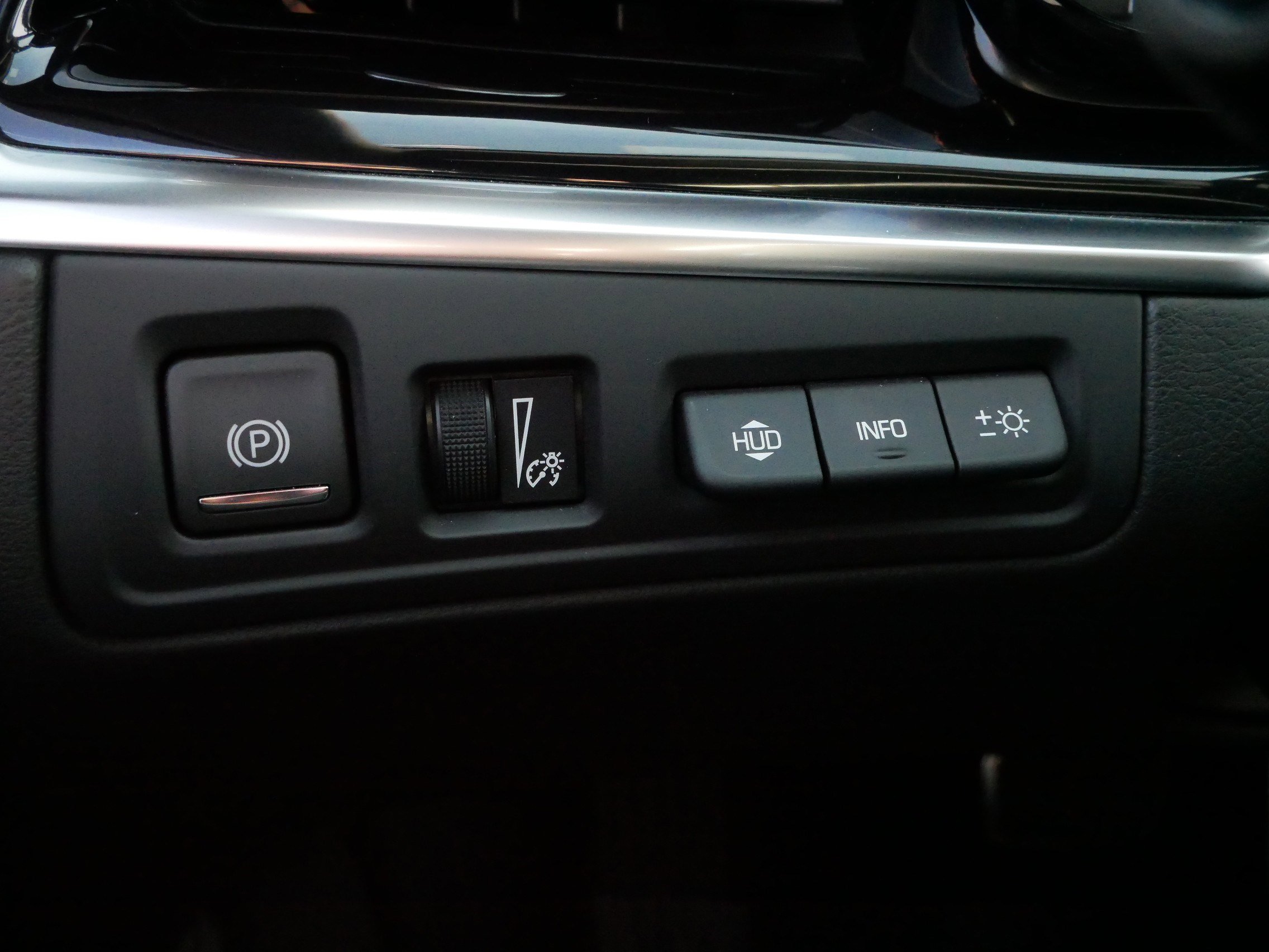 Certified 2024 Cadillac XT6 Sport w/ LPO, Onyx Lite Package image 26