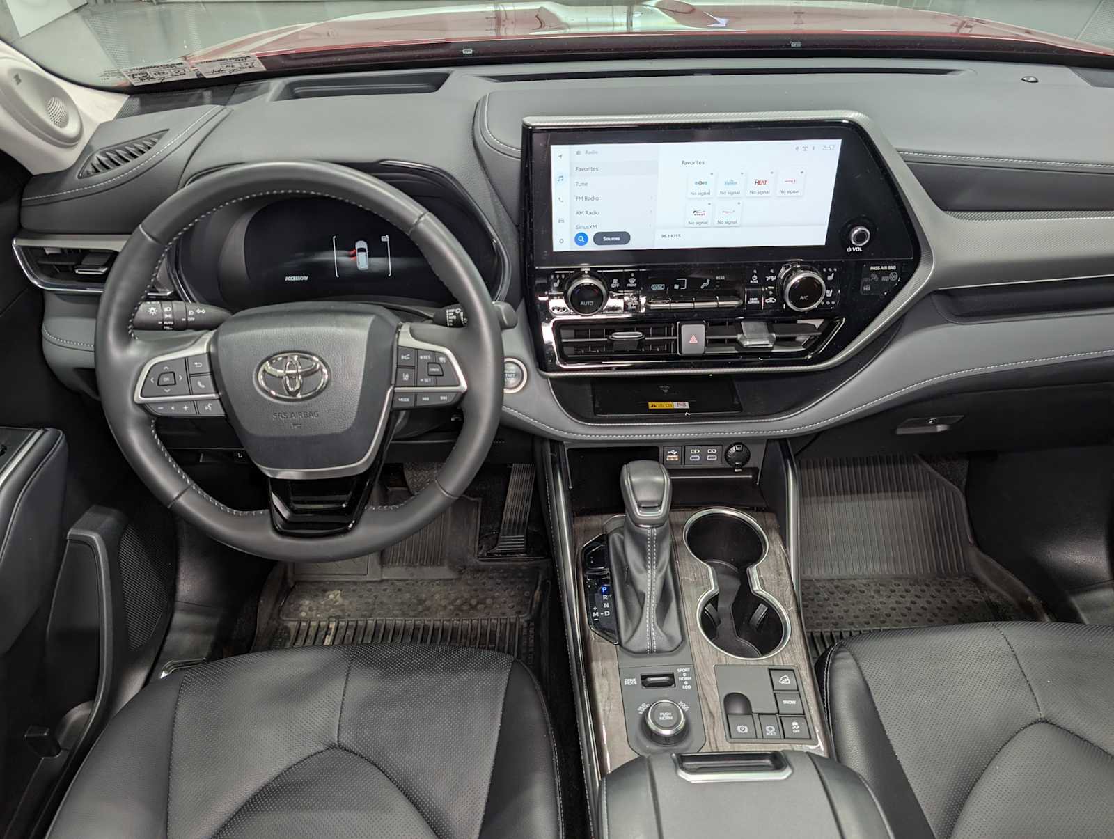 Used 2024 Toyota Highlander Platinum image 19