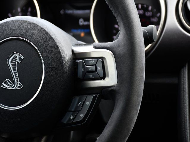 Used 2016 Ford Mustang Shelby GT350 w/ Track Package image 10