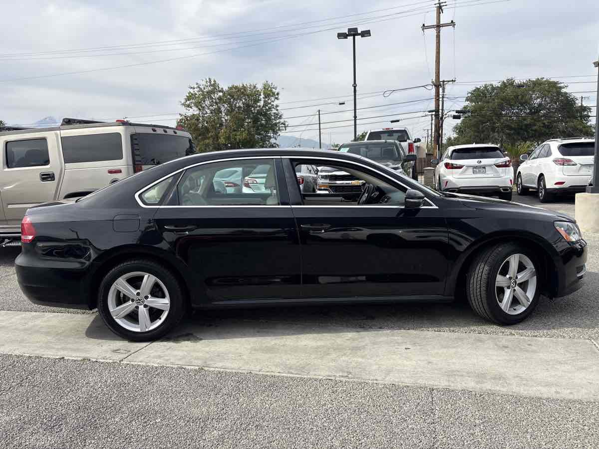 Used 2012 Volkswagen Passat 2.5 SE image 2