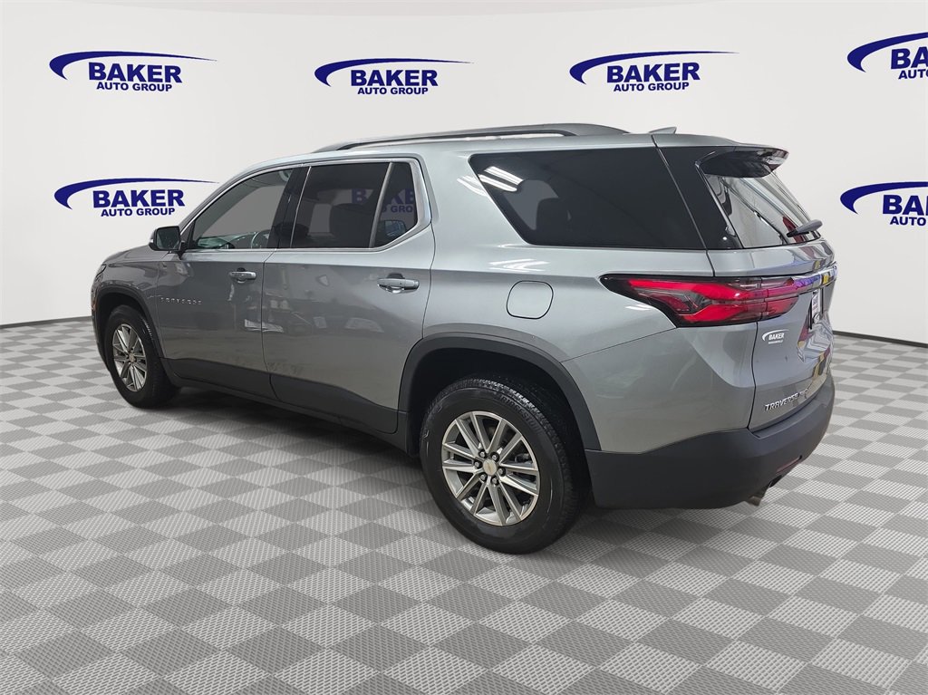 Used 2023 Chevrolet Traverse LT w/ Rear Camera Mirror Package image 7