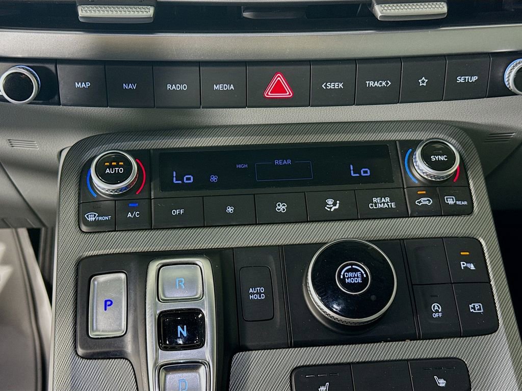 Used 2025 Hyundai Palisade SEL FWD image 17