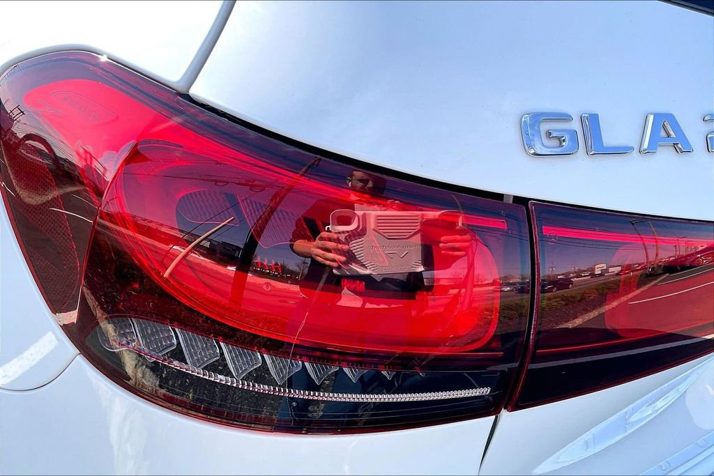 Certified 2023 Mercedes-Benz GLA 250 4MATIC image 25