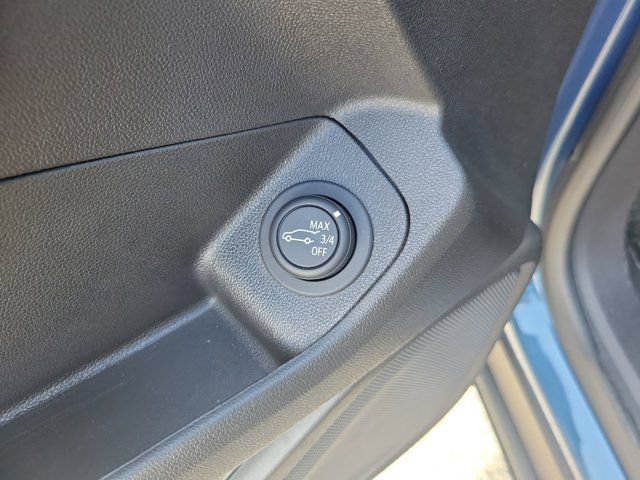 Used 2024 GMC Terrain SLT FWD image 32