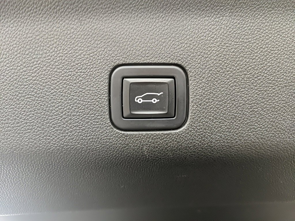 Used 2022 Chevrolet Tahoe Z71 w/ Z71 Off-Road Package image 8