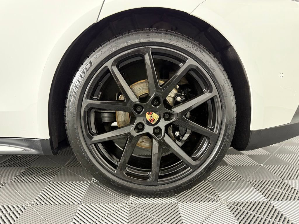 Certified 2025 Porsche Panamera 4 image 15