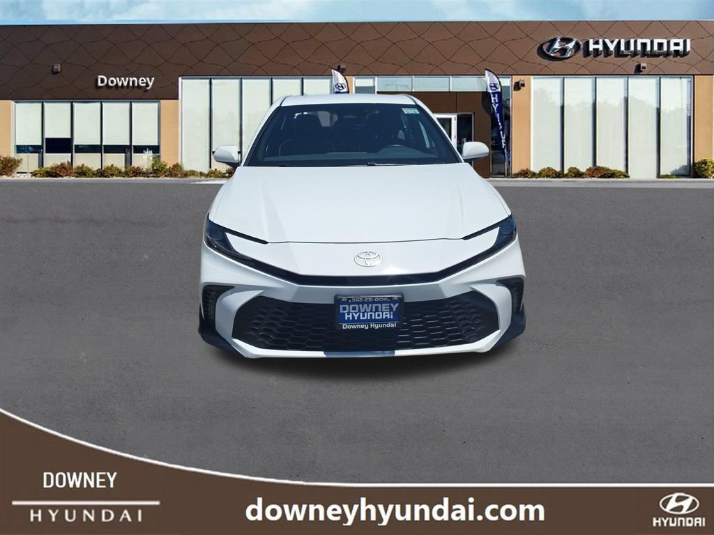 Used 2025 Toyota Camry SE FWD image 9
