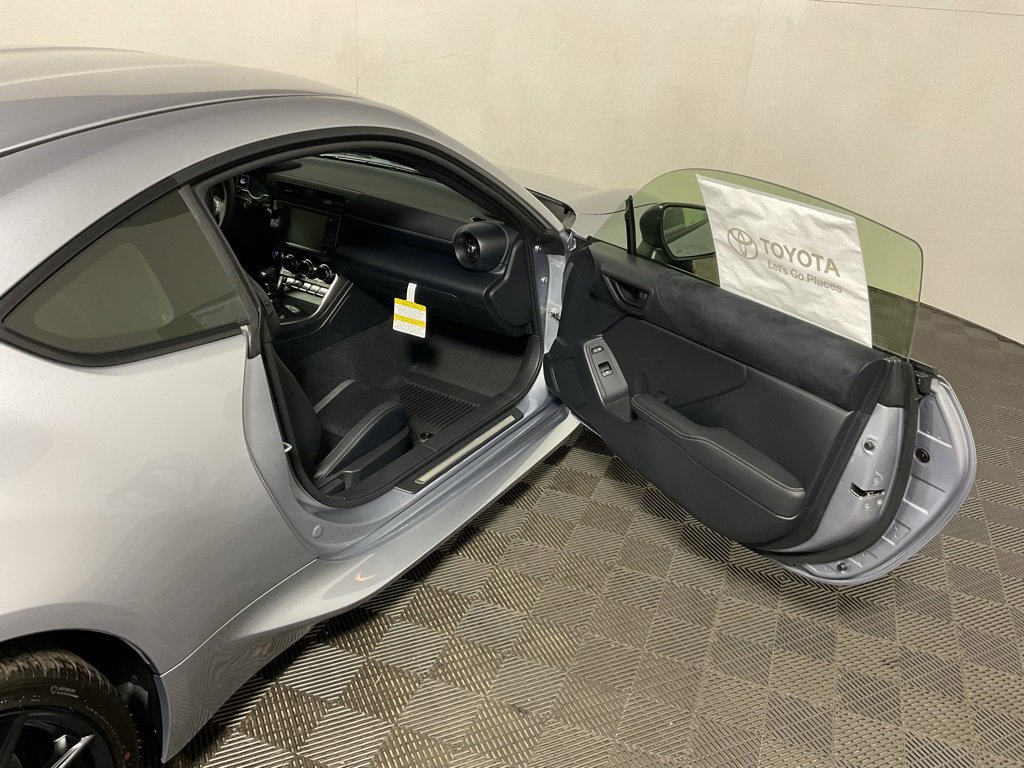 New 2025 Toyota GR86 Premium image 28