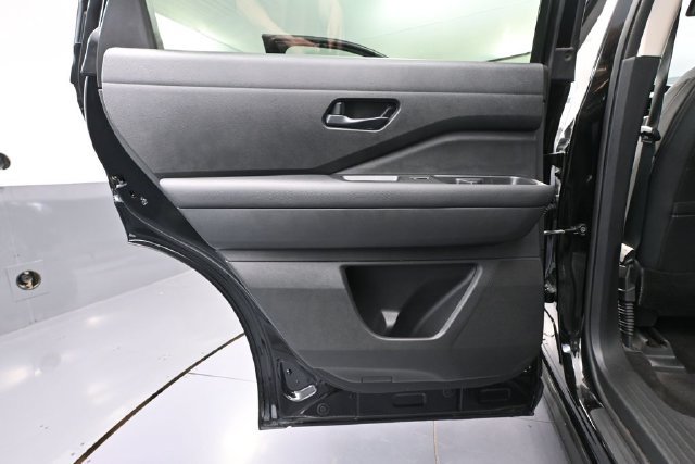 Used 2024 Nissan Pathfinder SV FWD image 28