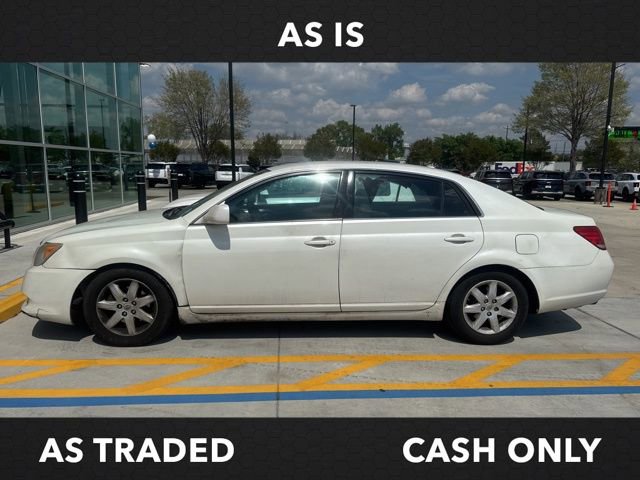 Used 2010 Toyota Avalon XLS FWD image 2